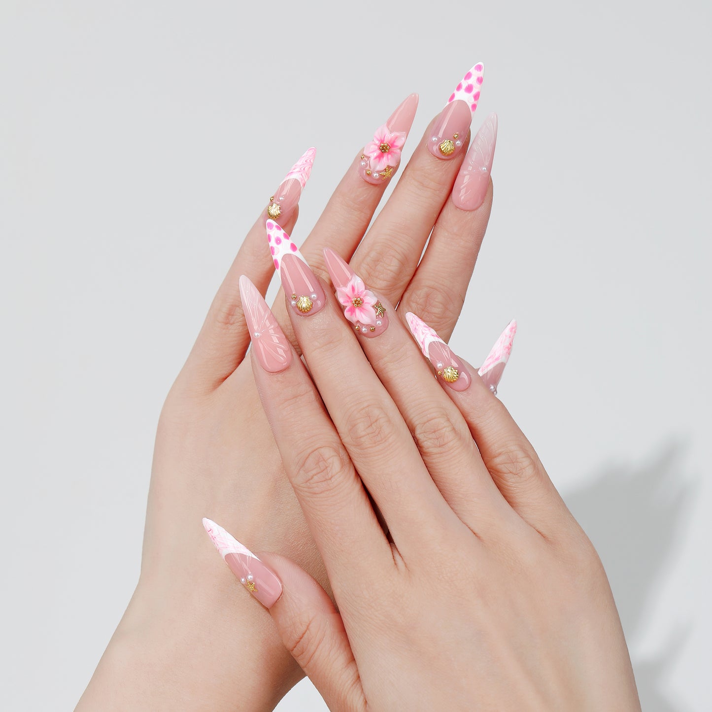 Dreamy Trail long almond press-on nails worn on hand